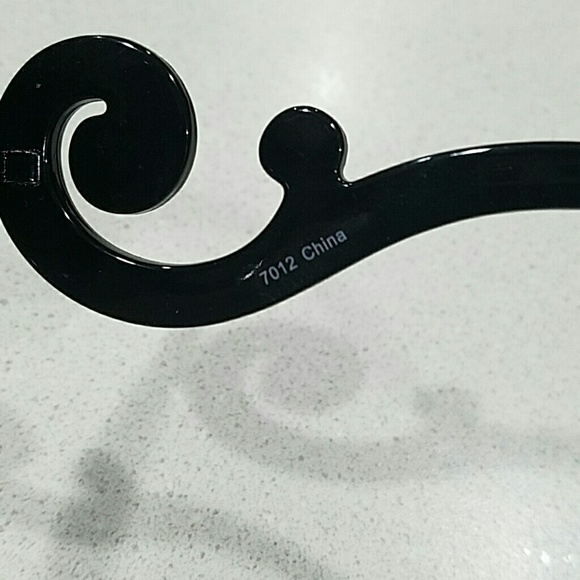 sunglass - Picture 3 of 4